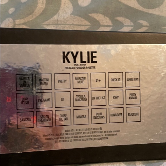 Sipping pretty pallet Kylie - Picture 3 of 6